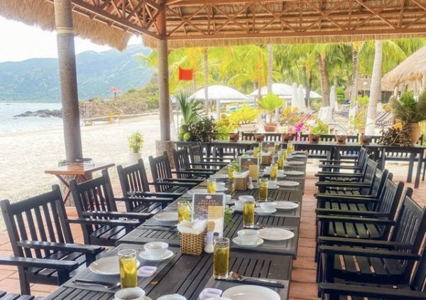 Nha Trang Island Hopping And Parasailing Tour